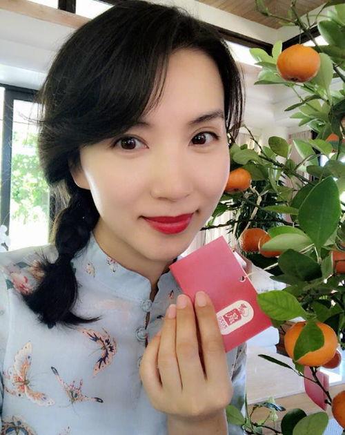 明星保养小鲜肉照片,揭秘小鲜肉逆龄生长的秘密