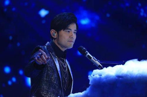 猜韩国明星游戏,猜猜我是谁？