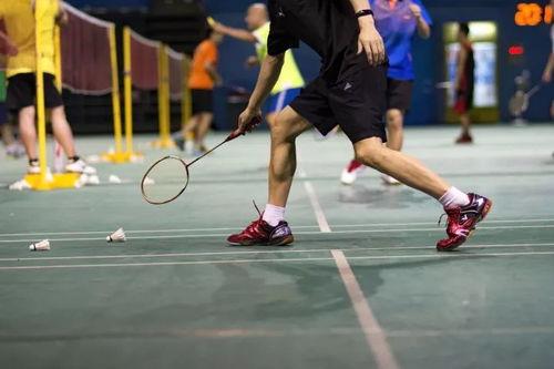 娱乐吃瓜酱男生打球